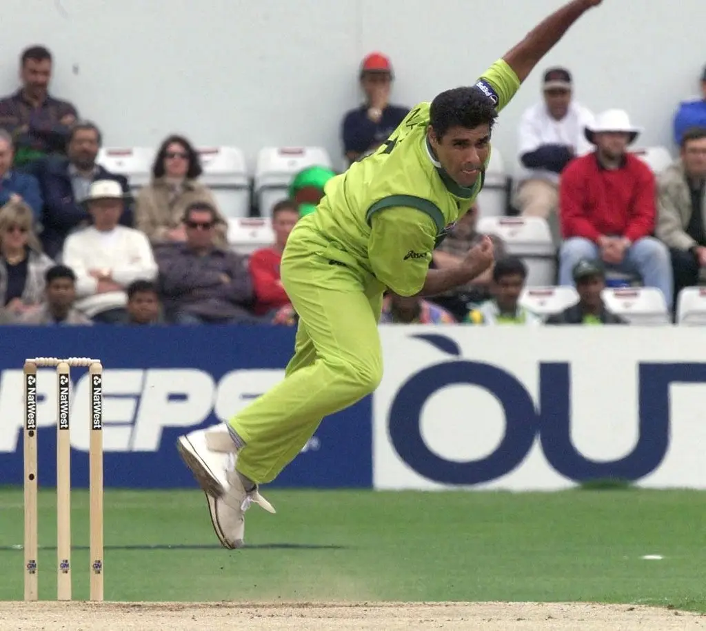 Waqar Younis (Pakistan) - 186 matches
