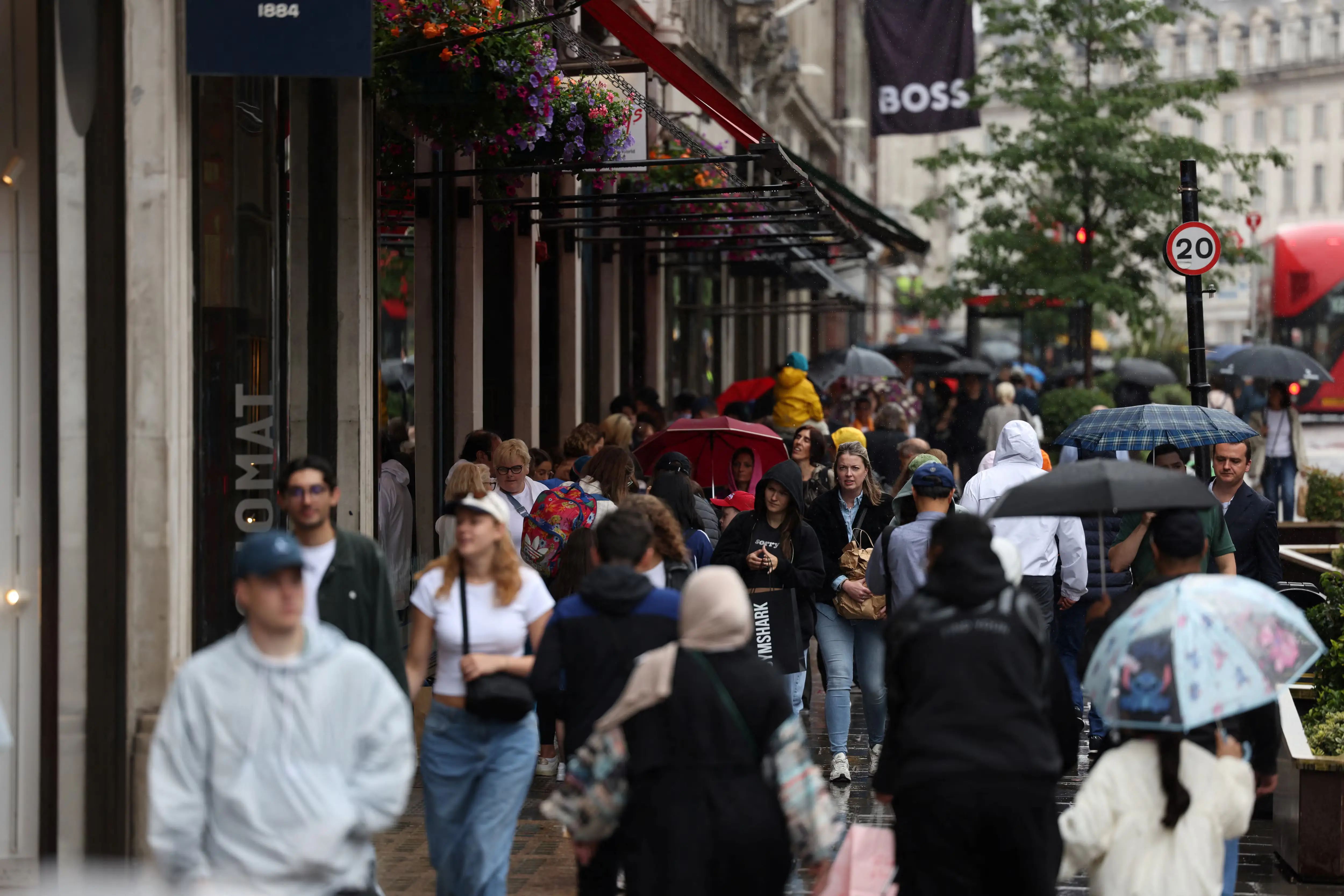 UK consumer sentiment posts steepest drop in nearly 3 years: Deloitte