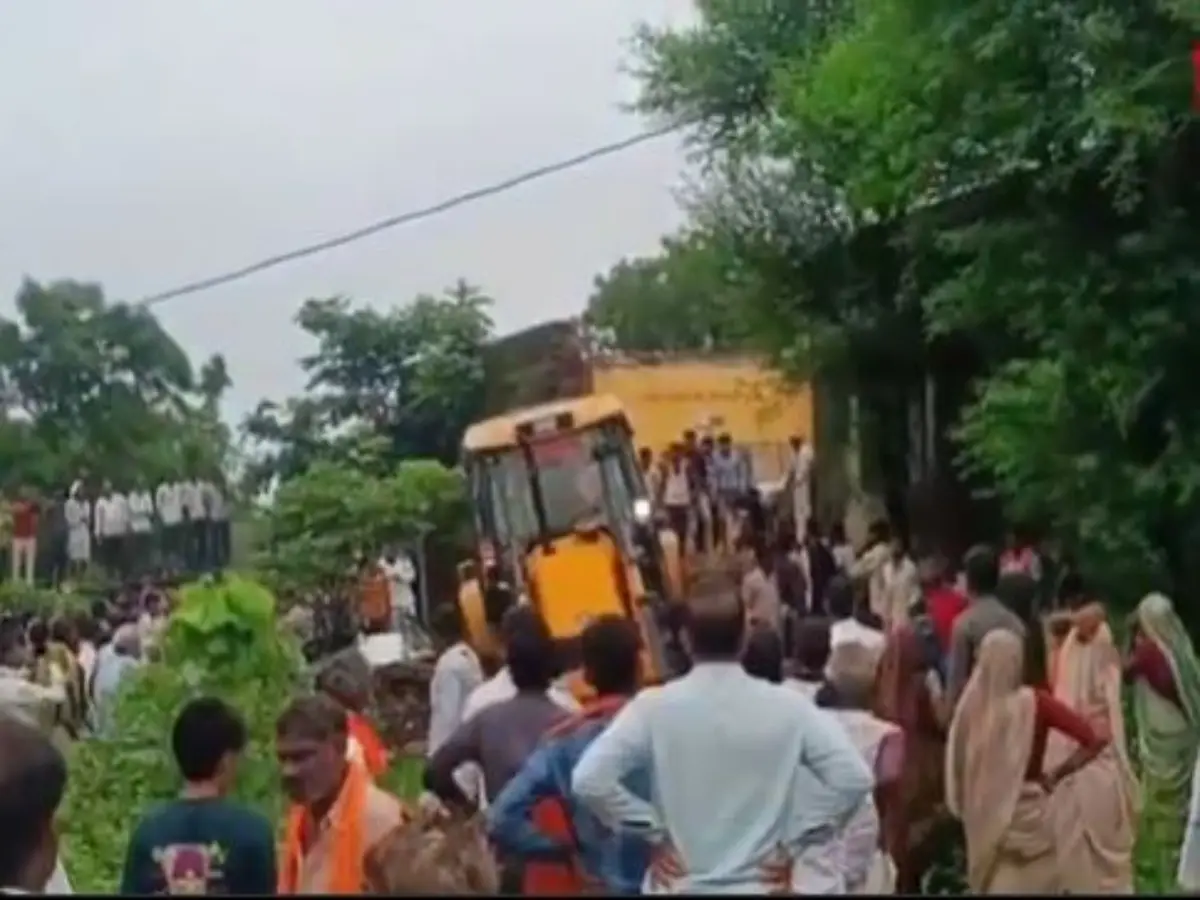 At least 4 children dead, 40 trapped after school building collapses in Rajasthan At least 4 children dead, 40 trapped after school building collapses in Rajasthan
