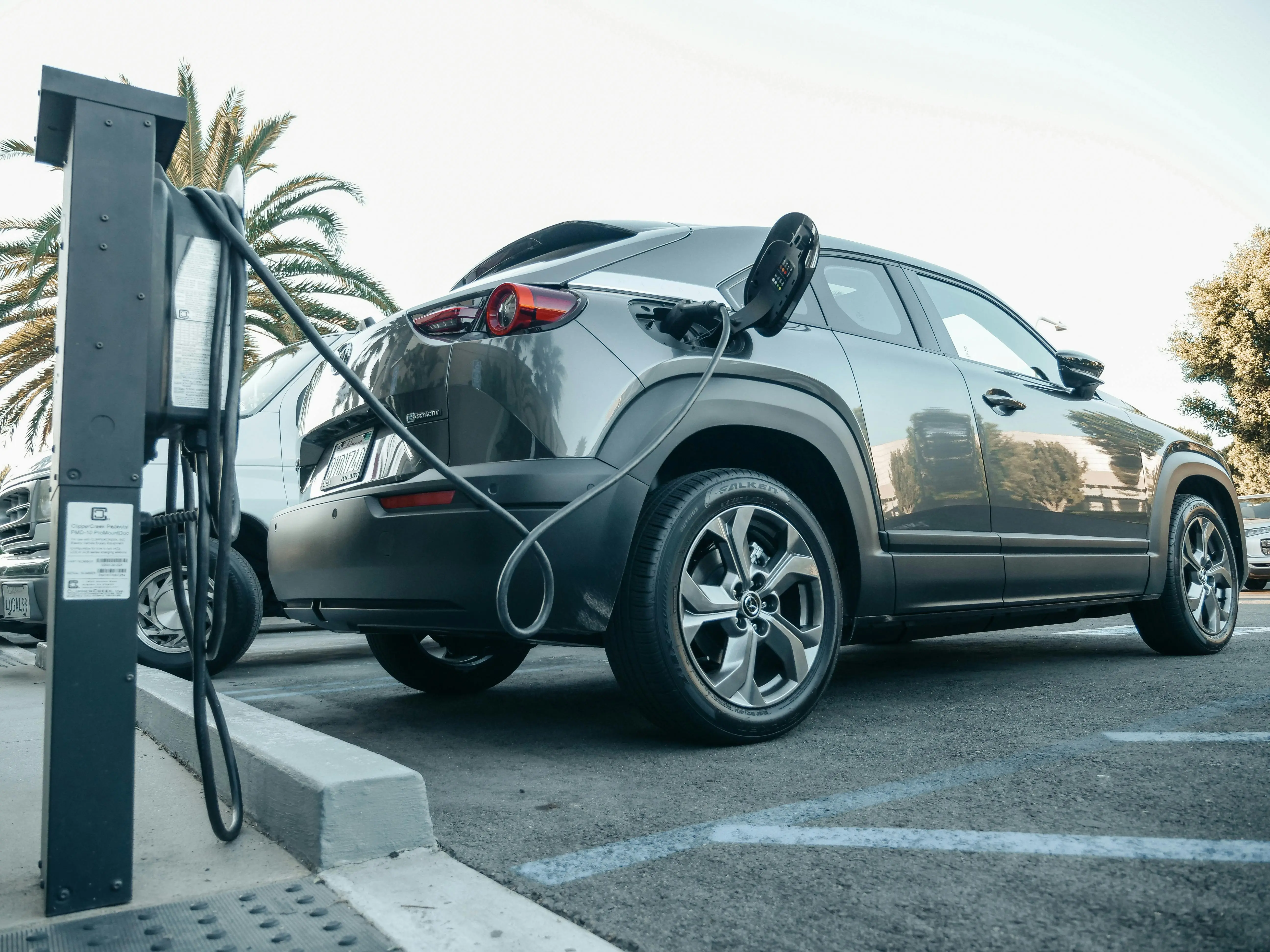 'Rs 25,000 fine for charging at home': Nitin Gadkari’s EV revolution in collapse as housing societies deny personal EV chargers