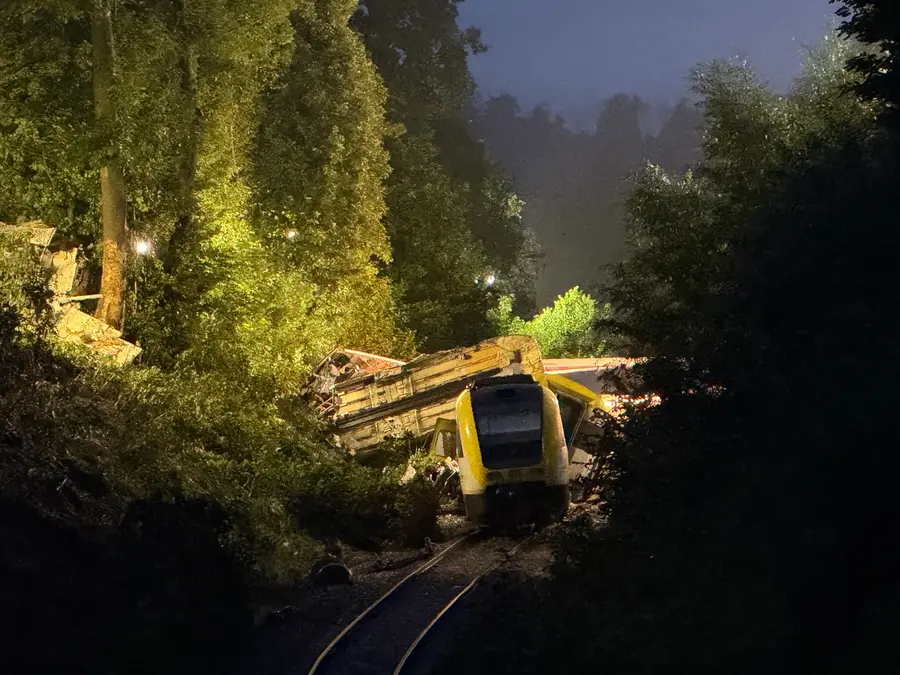 Three killed, dozens injured as passenger train derails in Germany