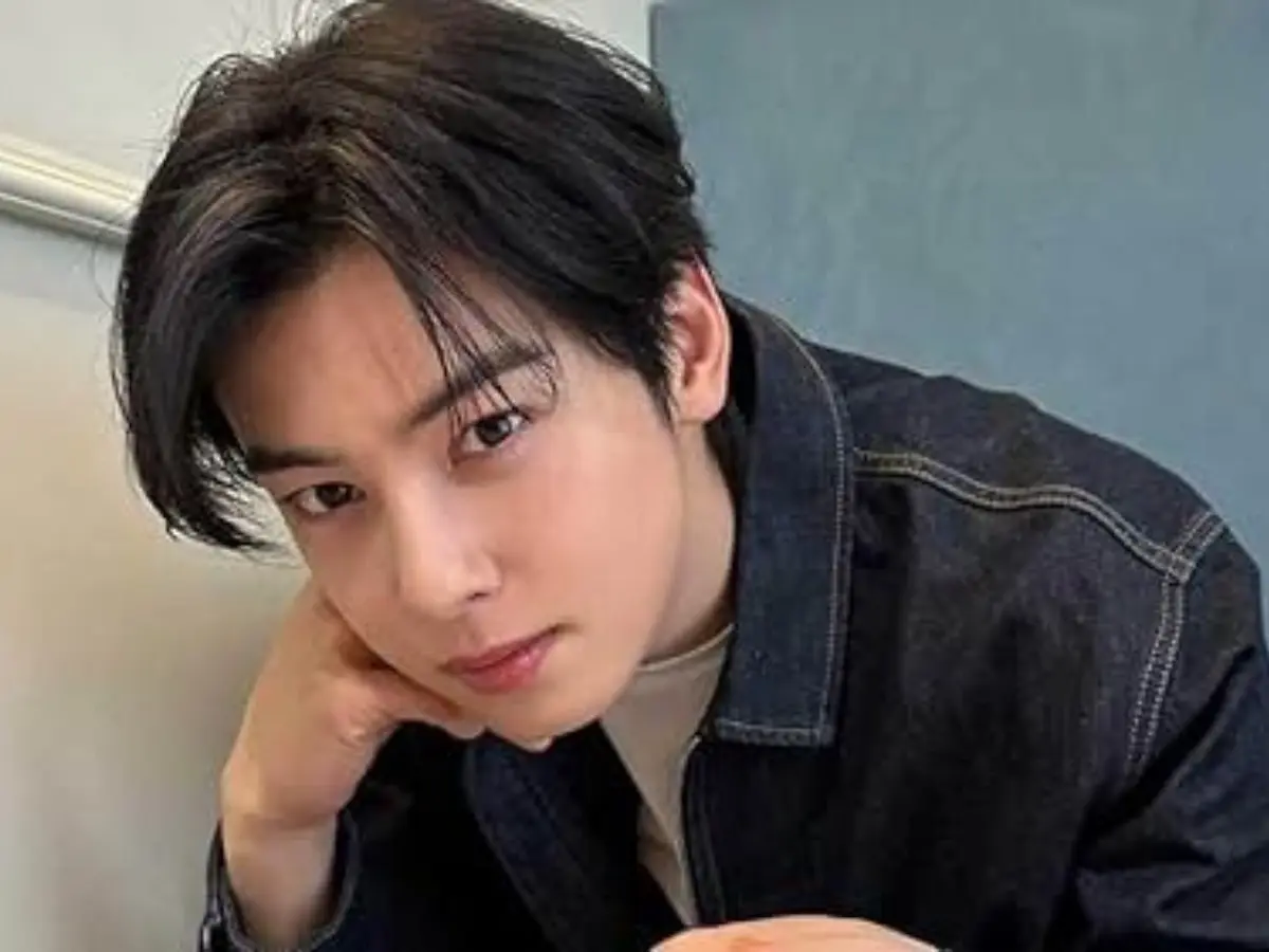 True Beauty star Cha Eun-woo begins military service in Army's brass band, bids emotional farewell to his fans True Beauty star Cha Eun-woo begins military service in Army's brass band, bids emotional farewell to his fans