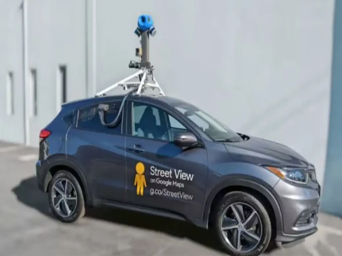 Argentine man awarded $12,500 after Google Street View car snaps him naked, posts it on social media