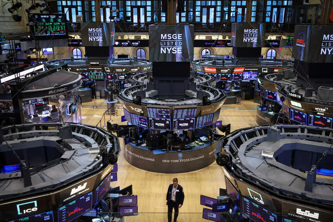 US markets dive as weak jobs data and new tariffs trigger sell-off