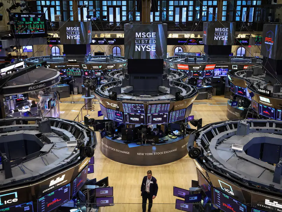 US markets dive as weak jobs data and new tariffs trigger sell-off US markets dive as weak jobs data and new tariffs trigger sell-off