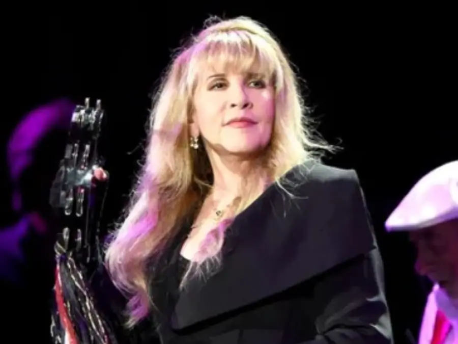 American music legend Stevie Nicks sparks health concern after rescheduling tour due to injury