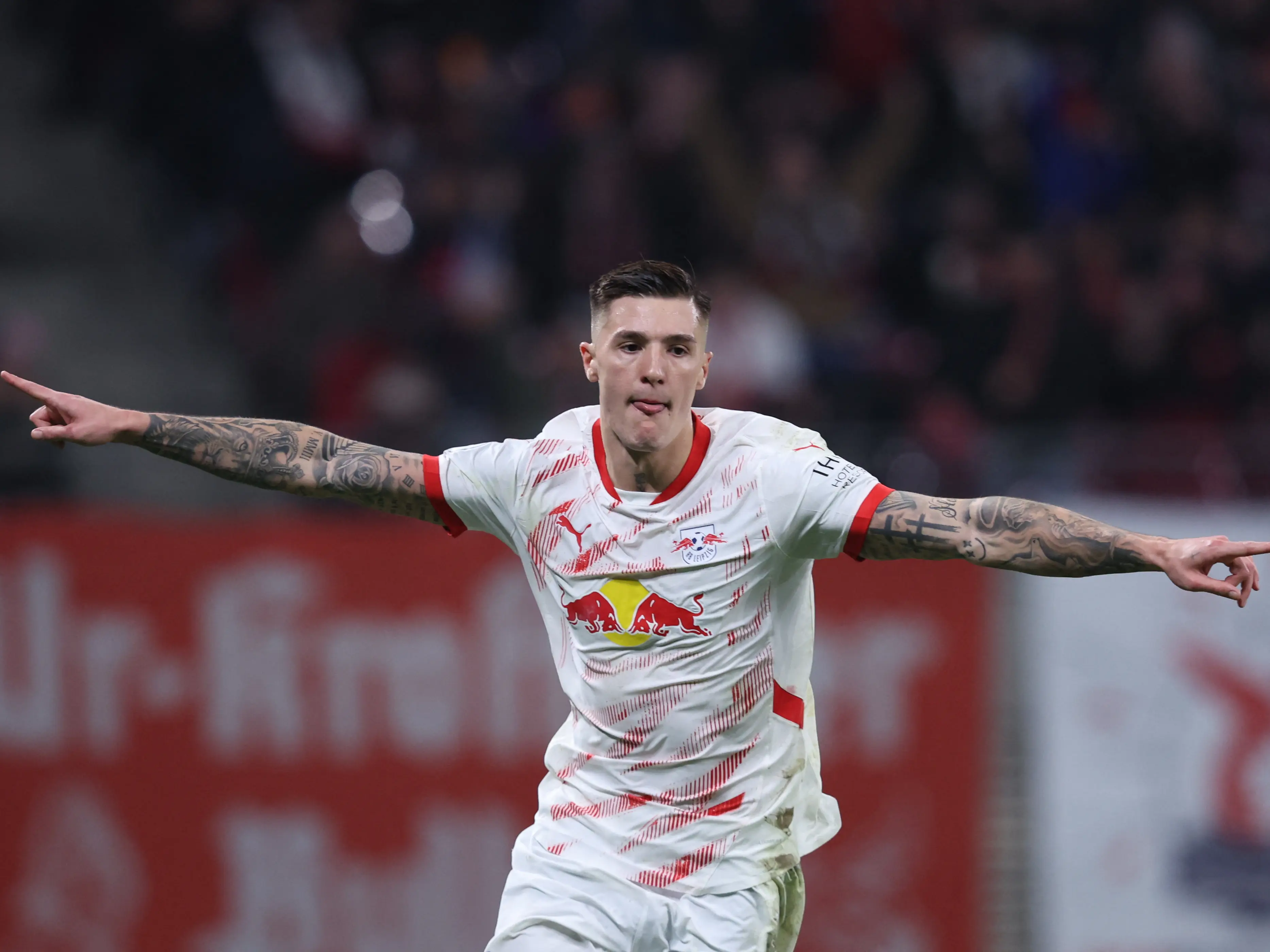 Benjamin Sesko transfer news: Manchester United submit bid for Leipzig striker after Newcastle United intensifies pursuit Benjamin Sesko transfer news: Manchester United submit bid for Leipzig striker after Newcastle United intensifies pursuit
