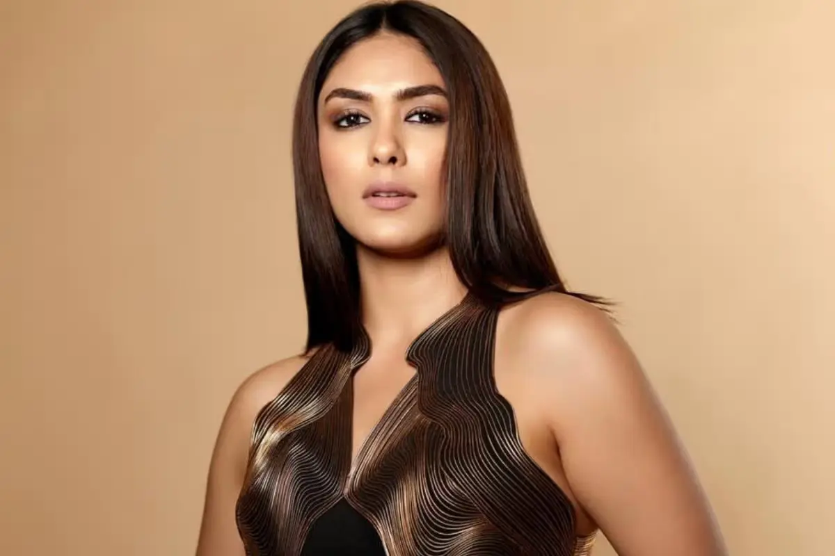 Mrunal Thakur follows Dhanush’s siblings on Instagram after video of them holding hands goes viral