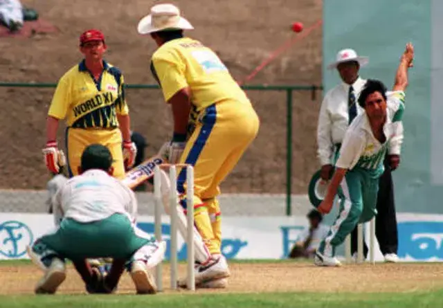 Abdul Qadir (Pakistan) - 3.93