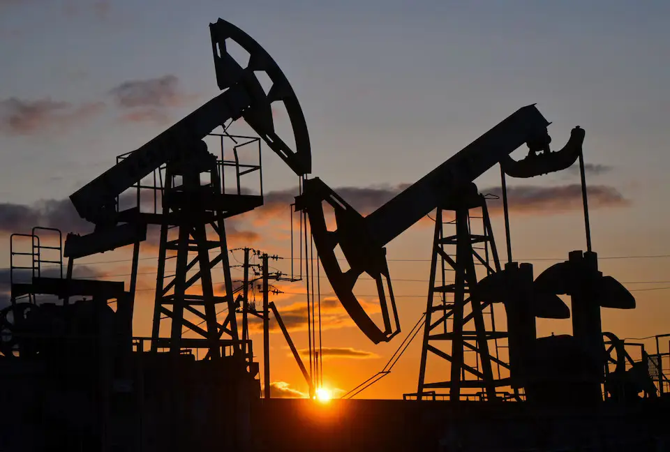 Canada joins allies in lowering price cap on Russian oil