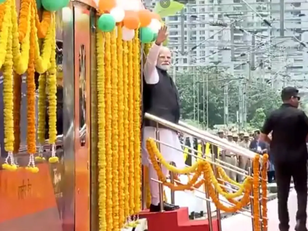 WATCH | PM Modi flags off three Vande Bharat Express trains in Bengaluru