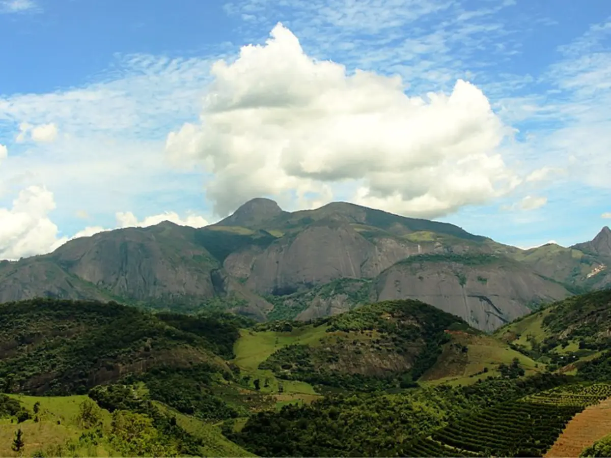 Sexual escapade on a cliff kills Brazilian couple as their car rolls down 1,300 feet