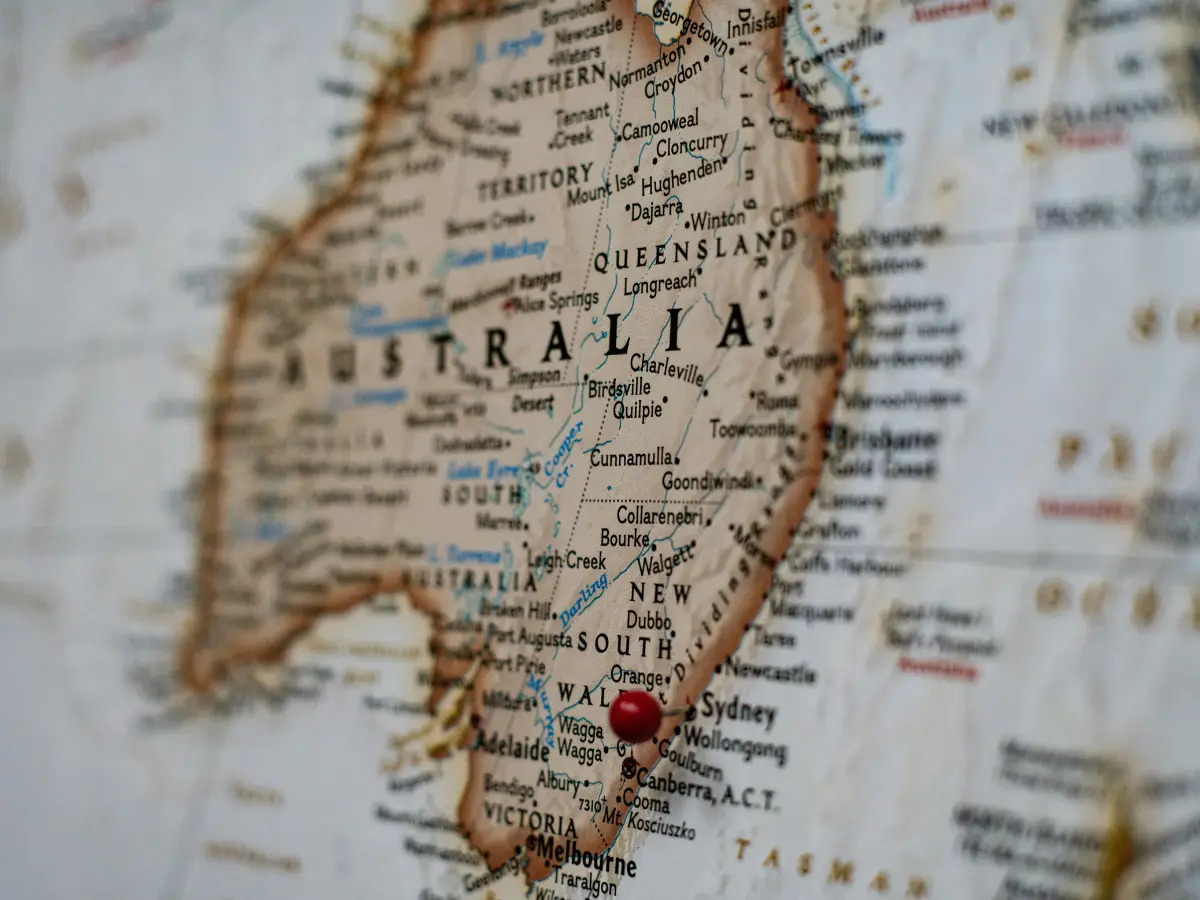 A new supercontinent: Australia is drifting upwards and will crash right into us