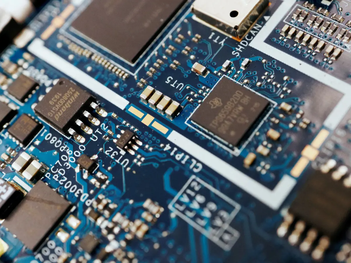 US, China still not friends? Trump admin 'secretly' placing trackers in AI chip shipment to catch illegal exports to China US, China still not friends? Trump admin 'secretly' placing trackers in AI chip shipment to catch illegal exports to China