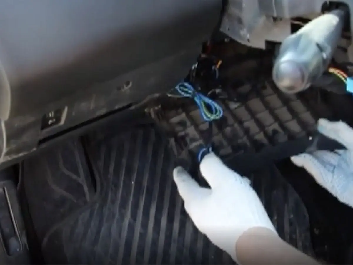 Car with explosives recovered in M4: FSB arrests ‘Crow’ suspect of assassination plot of Russian Defence official Car with explosives recovered in M4: FSB arrests ‘Crow’ suspect of assassination plot of Russian Defence official