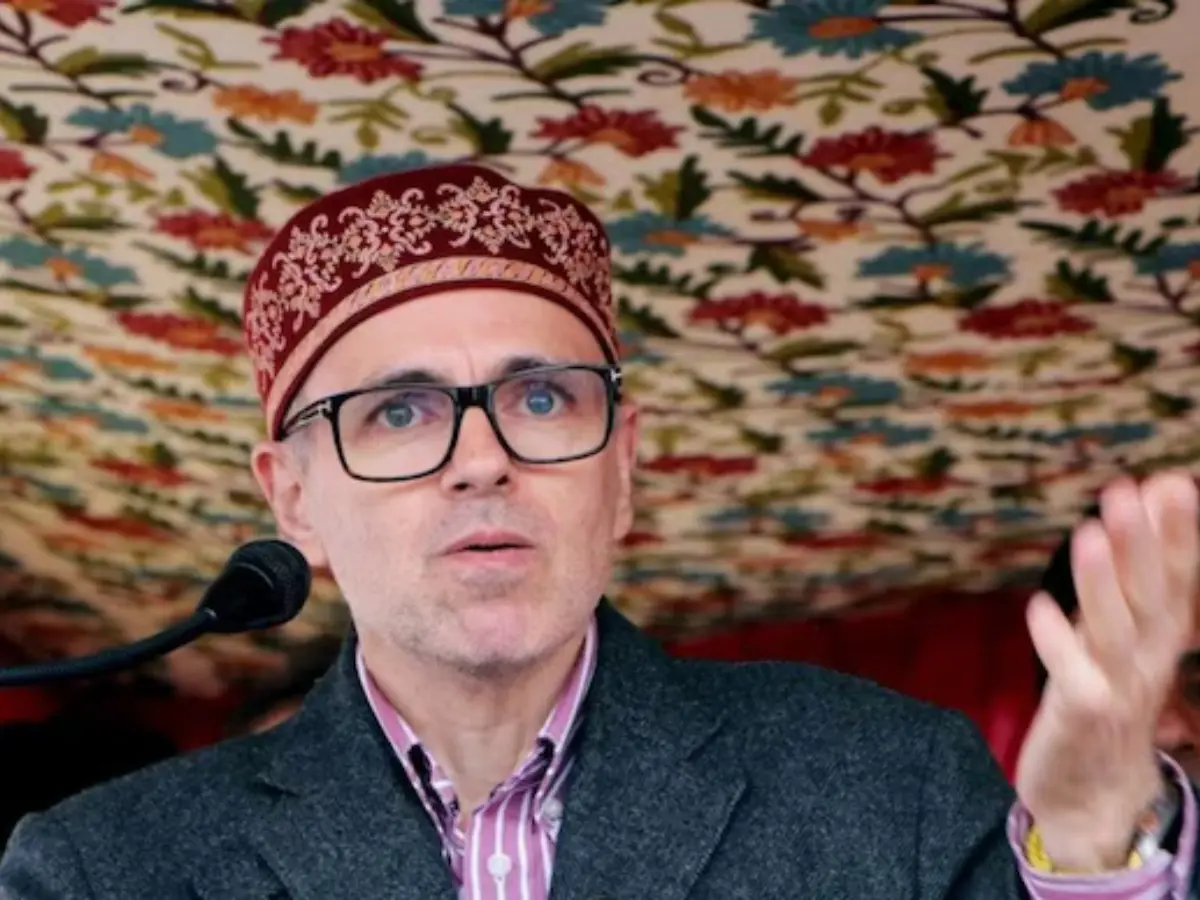 J&K CM Omar Abdullah hits out at centre, announces to launch signature campaign for restoration of statehood J&K CM Omar Abdullah hits out at centre, announces to launch signature campaign for restoration of statehood