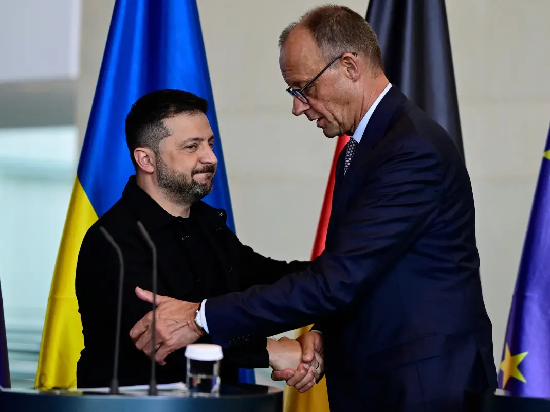 German Chancellor's demand: 'Hold Putin-Trump-Zelensky meeting in Europe' German Chancellor's demand: 'Hold Putin-Trump-Zelensky meeting in Europe'