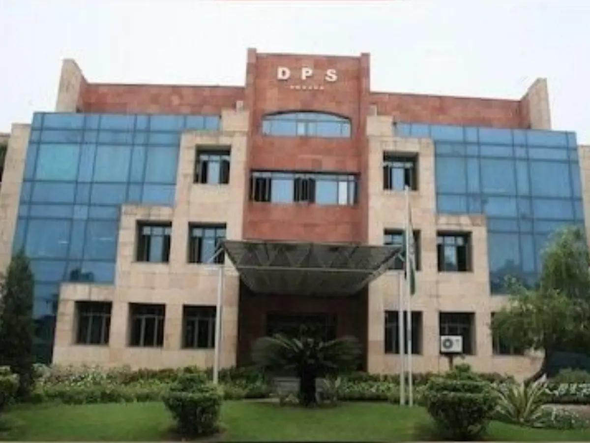 DPS Dwarka receives bomb threat, police vans seen entering premises: Sources DPS Dwarka receives bomb threat, police vans seen entering premises: Sources