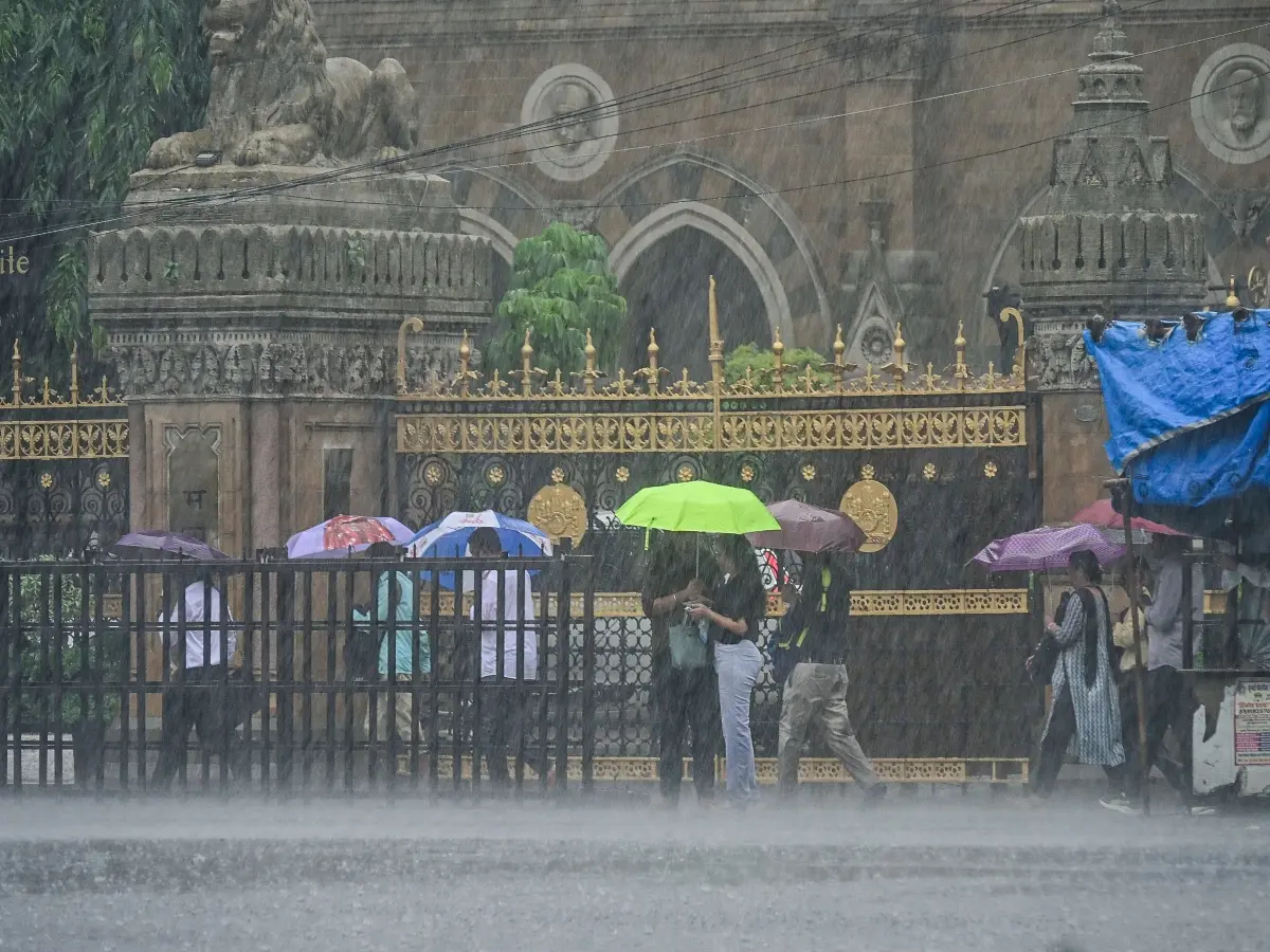 Red alert sounded in Mumbai after heavy rains lash city, schools asked to close Red alert sounded in Mumbai after heavy rains lash city, schools asked to close