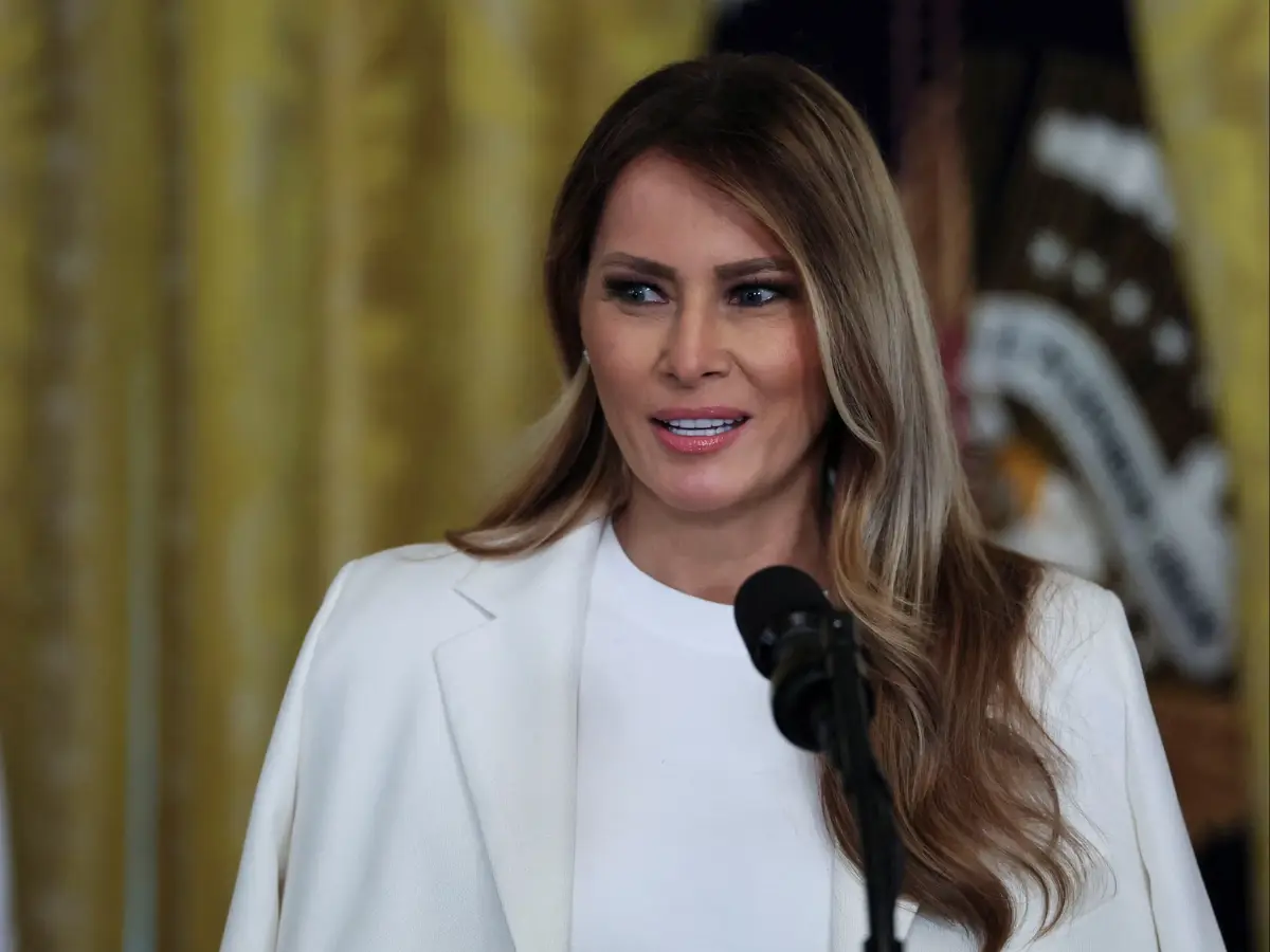 ‘It's not for you’: Zelensky hands over Trump a letter from Ukraine’s first lady to Melania. What's in that?
