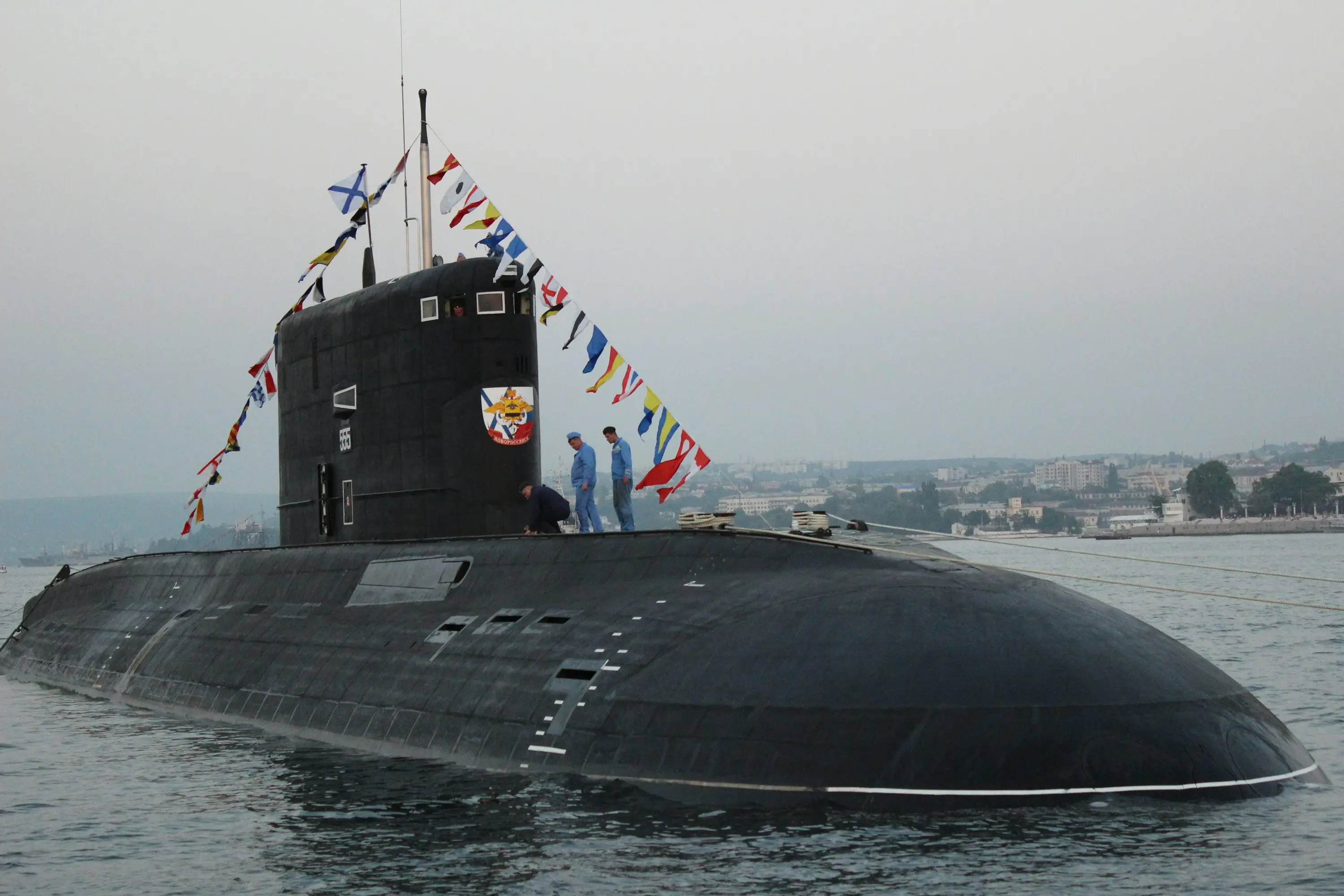 B-2 Bomber vs Nuclear Submarine: Which is the deadlier weapon?