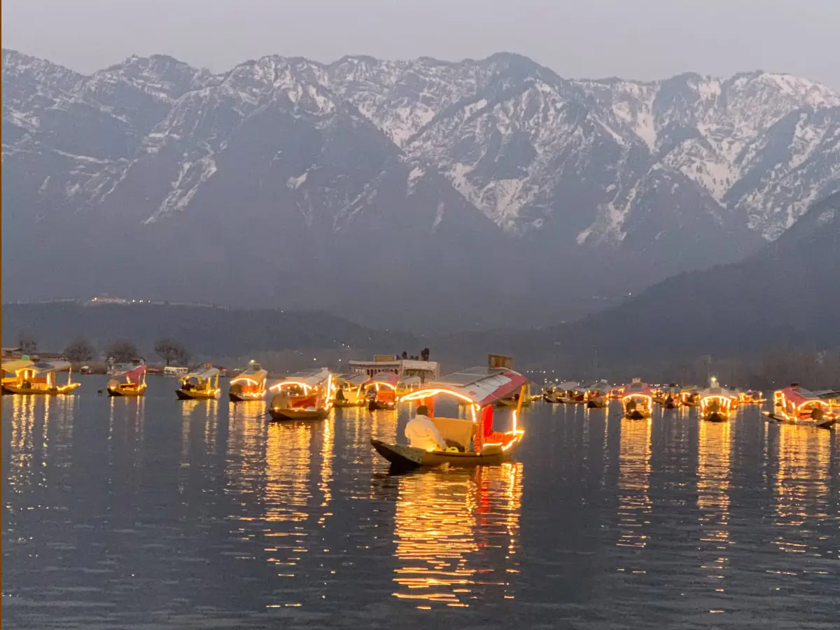 Over 500 athletes from 25 states: For the first time ever, Kashmir Valley’s Dal Lake is all set to host Khelo India Water sports festival Over 500 athletes from 25 states: For the first time ever, Kashmir Valley’s Dal Lake is all set to host Khelo India Water sports festival