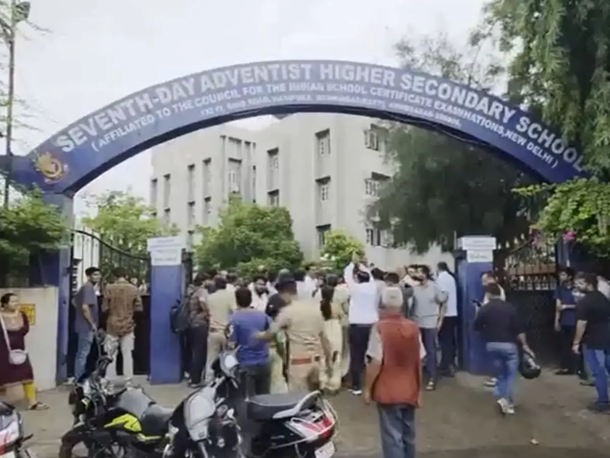Class 10 student stabbed to death in Ahmedabad; protestors vandalise school property Class 10 student stabbed to death in Ahmedabad; protestors vandalise school property