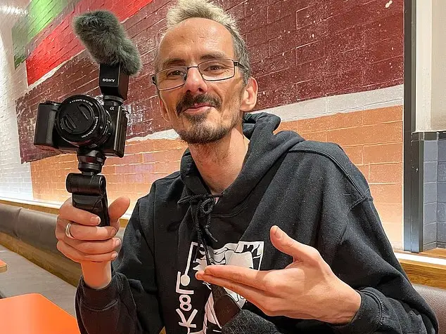 'Prisoner by their sh***y concept': French streamer dies live on camera. Video shows horrific reason 'Prisoner by their sh***y concept': French streamer dies live on camera. Video shows horrific reason