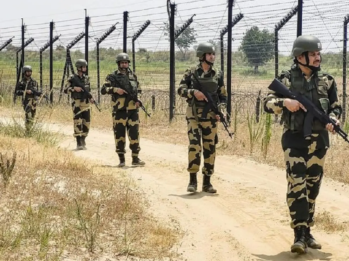 BSF nabs senior Bangladeshi police officer infiltrating India near border outpost in North 24 Parganas BSF nabs senior Bangladeshi police officer infiltrating India near border outpost in North 24 Parganas