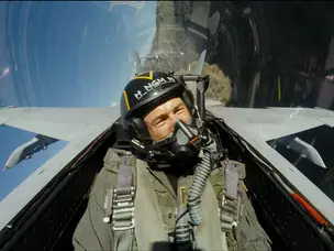 Why fighter jet pilots spend hours on simulators
