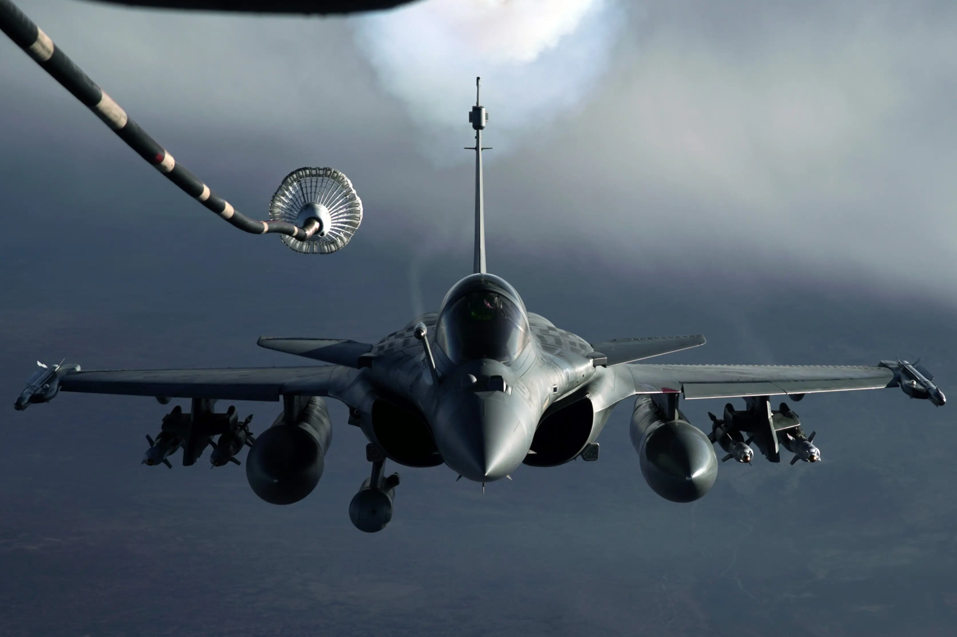 How Does Refuelling Work At High Altitude?