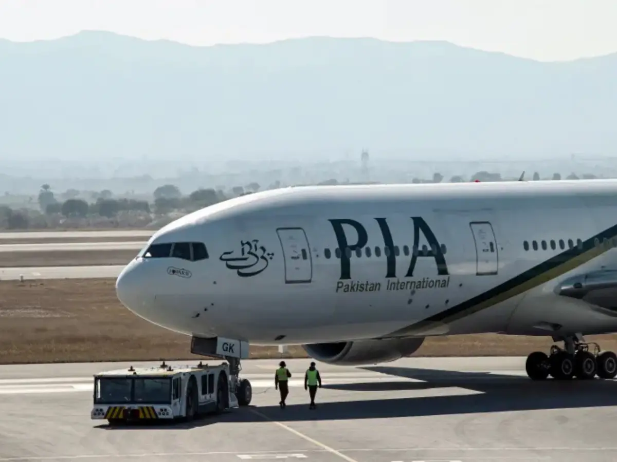 Pakistan state-owned airline PIA staff involved in gold smuggling attempt, arrested Pakistan state-owned airline PIA staff involved in gold smuggling attempt, arrested