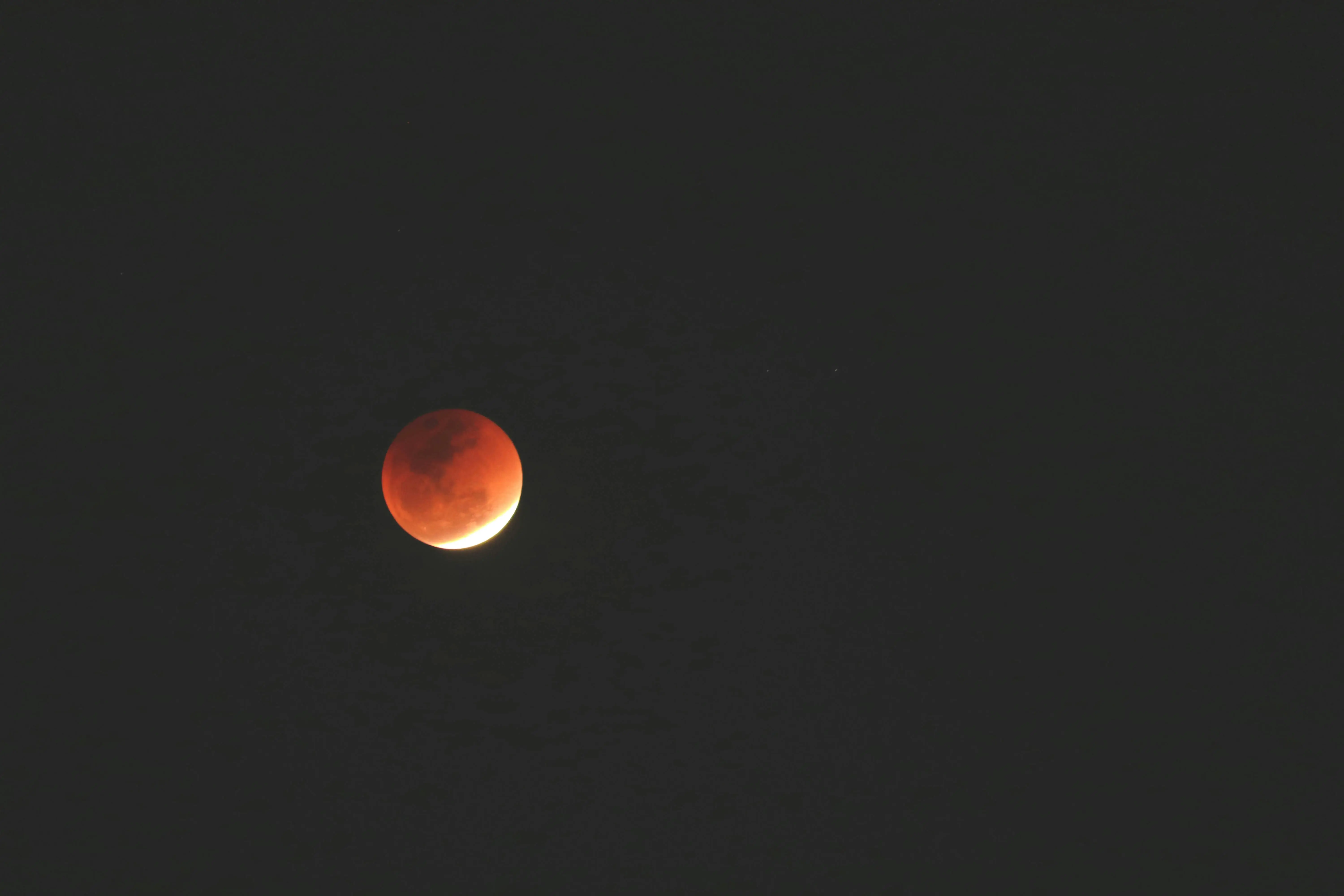 What NASA says about red Blood Moon