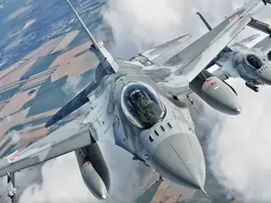 How does F-16 fighter jet's ejection process work and how pilots are trained for emergency?