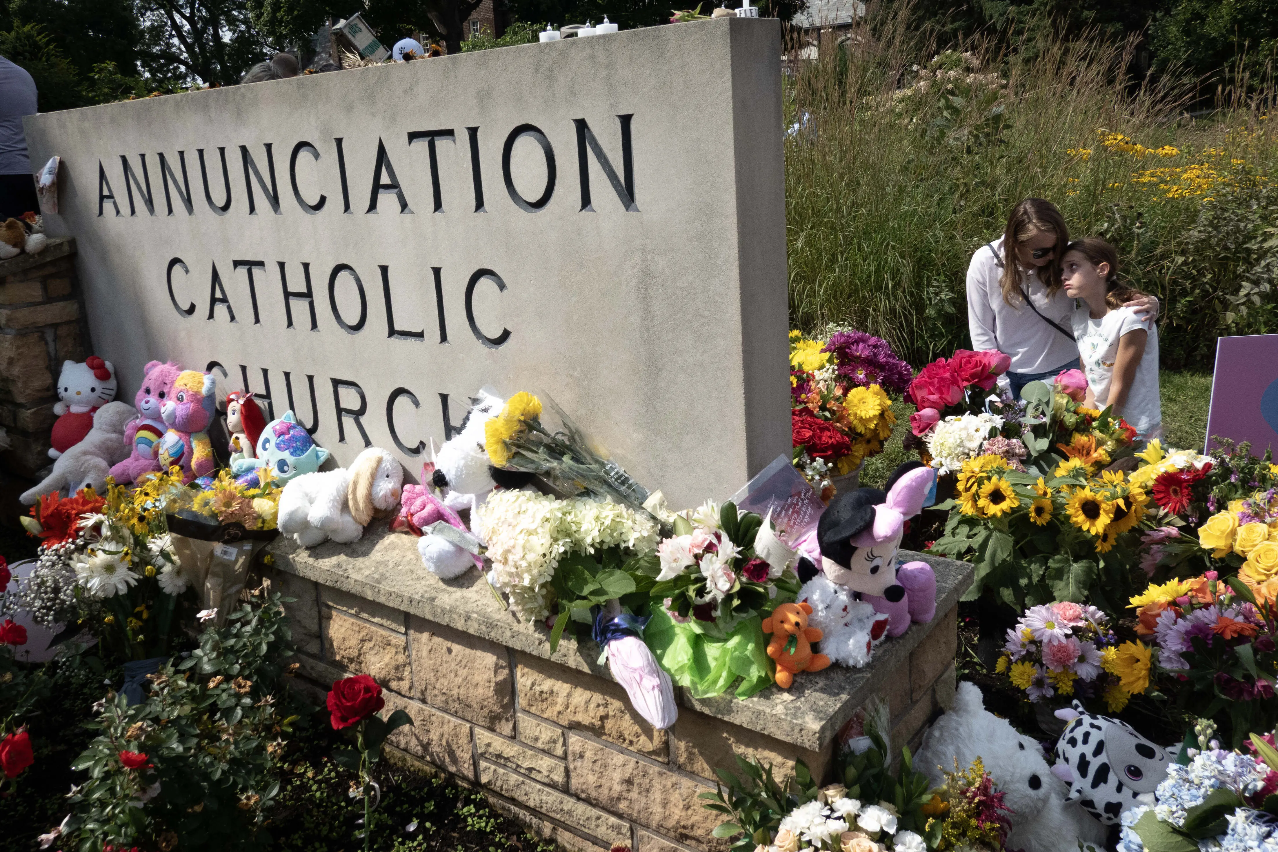 Minneapolis mass shooting kills 2, injures 17