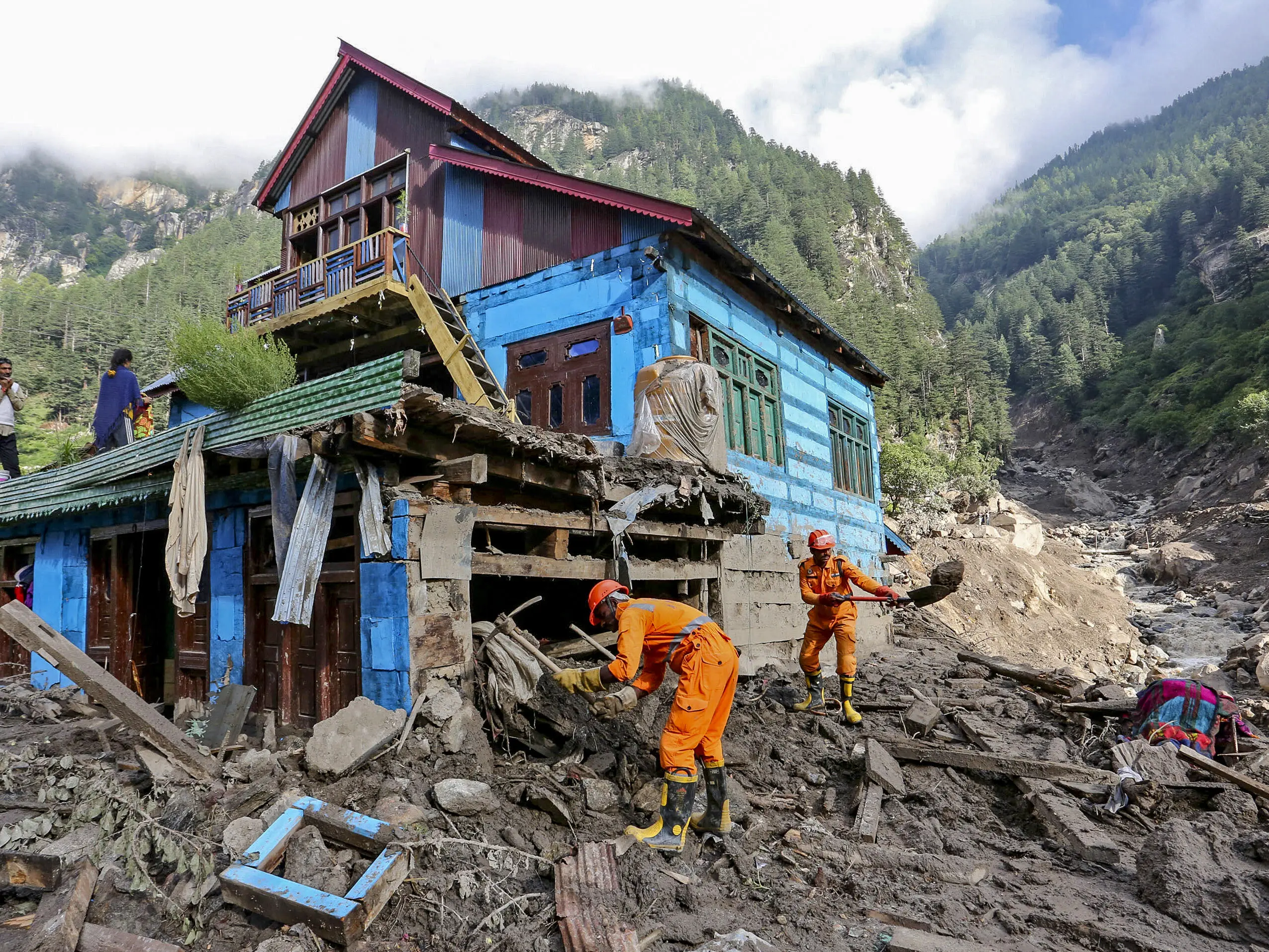 J&K, Ladakh witness deadliest August: Over 122 dead, 300 injured in weather fury J&K, Ladakh witness deadliest August: Over 122 dead, 300 injured in weather fury
