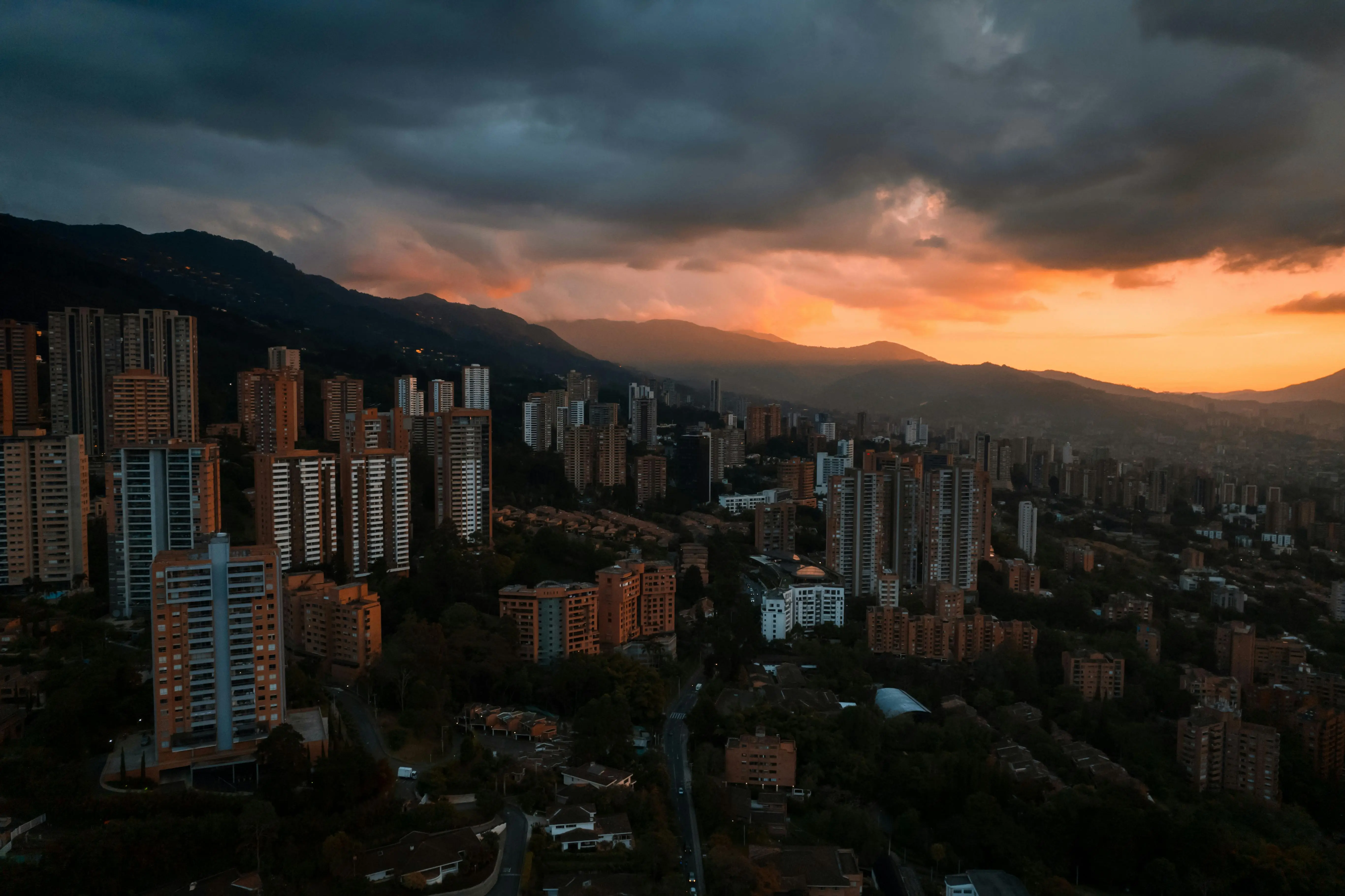 9. Philippines – Guns, Goons, and Gold
