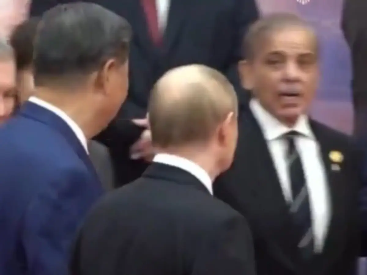 Pakistan PM Shehbaz Sharif rushes for handshake with Putin, gets 'ignored' by Xi Jinping at SCO Summit- WATCH