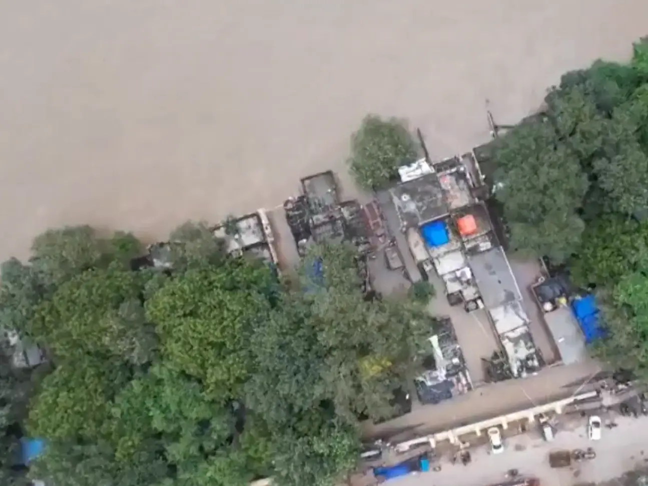 Yamuna river crosses danger mark in Delhi; After torrential rains, flood risk looms over low-lying areas | WATCH Yamuna river crosses danger mark in Delhi; After torrential rains, flood risk looms over low-lying areas | WATCH