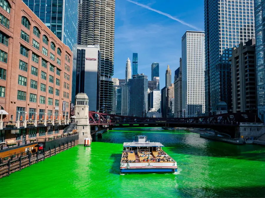 Divers searching for couple that went missing in 1970 stumble upon 97 cars in Chicago River