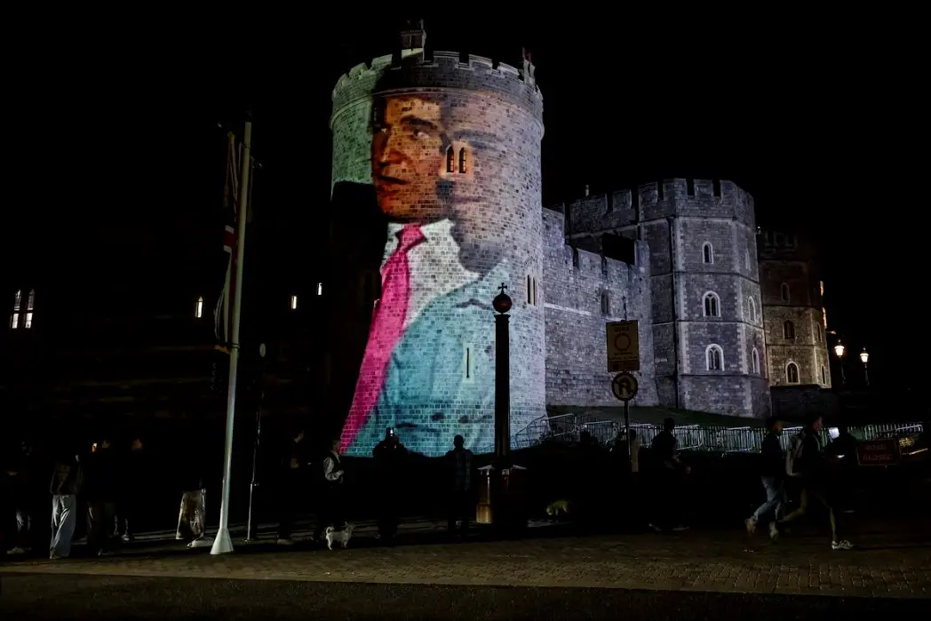 'Elect a rapist, expect to get fu**ed': Britons troll 'dick-tator' Trump, light up Windsor Castle with Epstein images