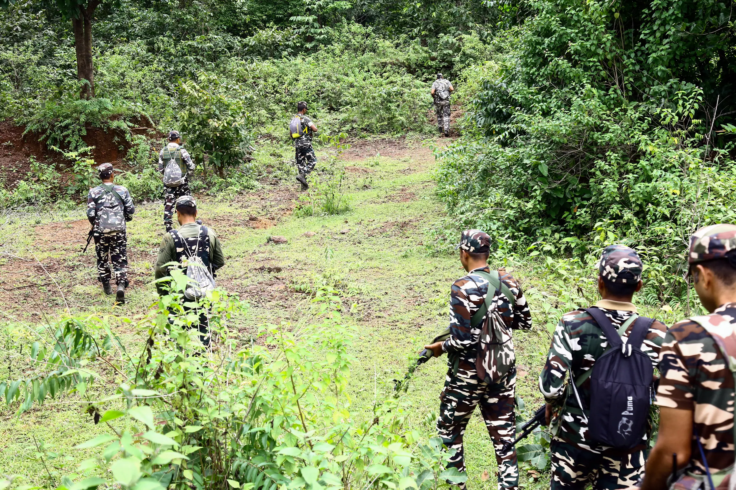 Maoists offer to suspend armed struggle, demand govt to declare 'ceasefire' for talks