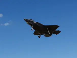 How fighter jet thermal signatures affect survivability in warfare