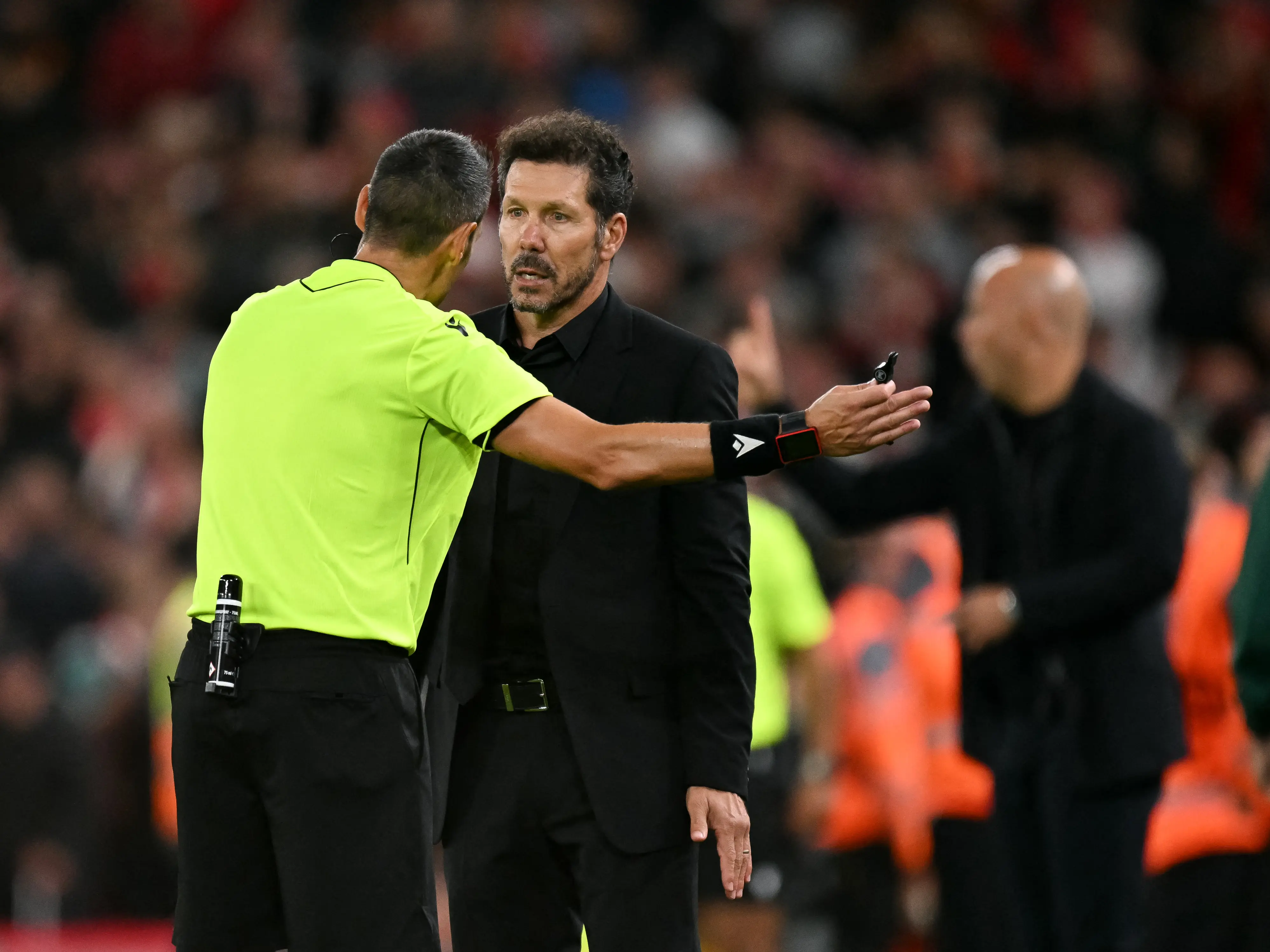 Atletico Madrid manager Diego Simeone fights with Liverpool fans after UCL loss - WATCH Atletico Madrid manager Diego Simeone fights with Liverpool fans after UCL loss - WATCH