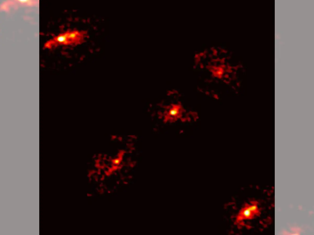 Einstein Cross, a cosmic wonder of space-time bending - What's hiding in this new discovery?