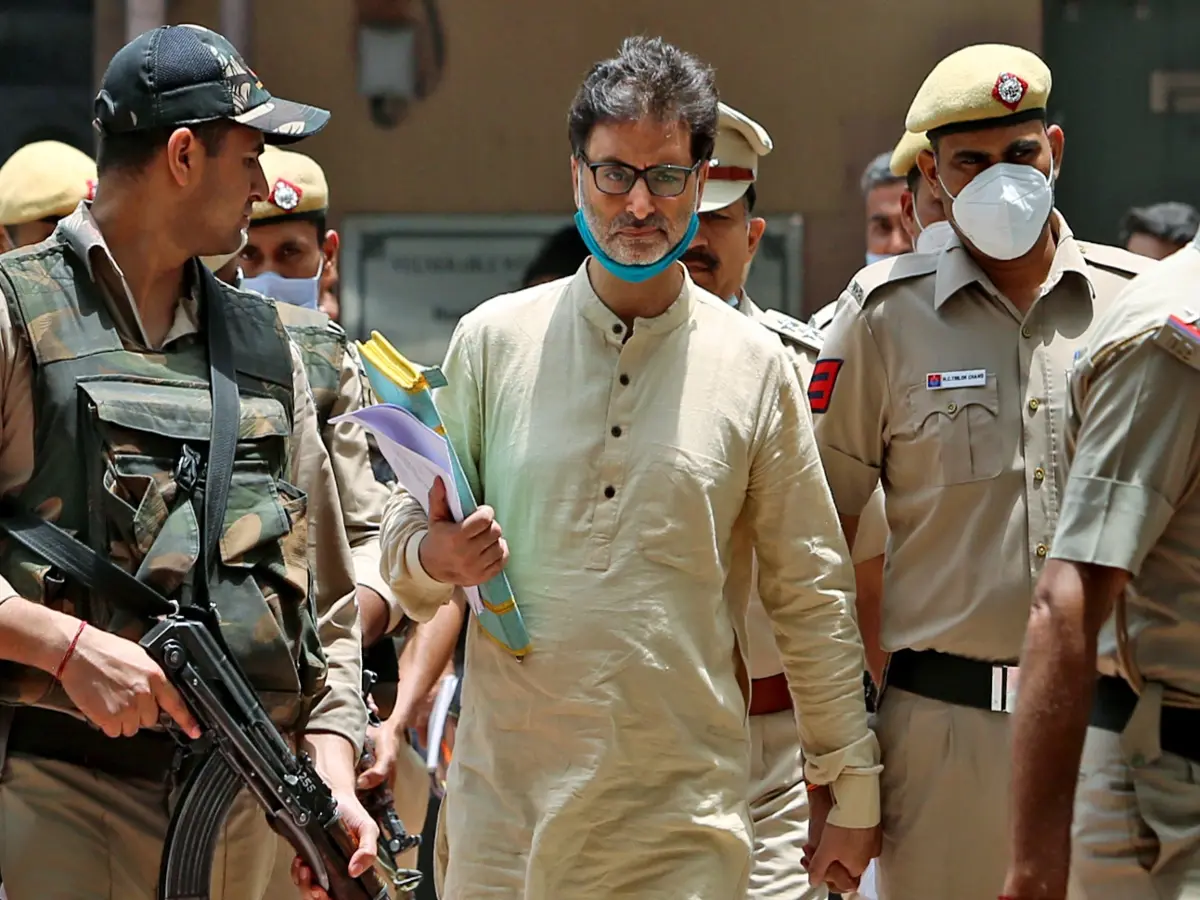 Kashmiri separatist Yasin Malik claims in affidavit Indian officials asked him to meet Lashkar chief Hafiz Saeed in Pak, ex-PM thanked him: Reports Kashmiri separatist Yasin Malik claims in affidavit Indian officials asked him to meet Lashkar chief Hafiz Saeed in Pak, ex-PM thanked him: Reports