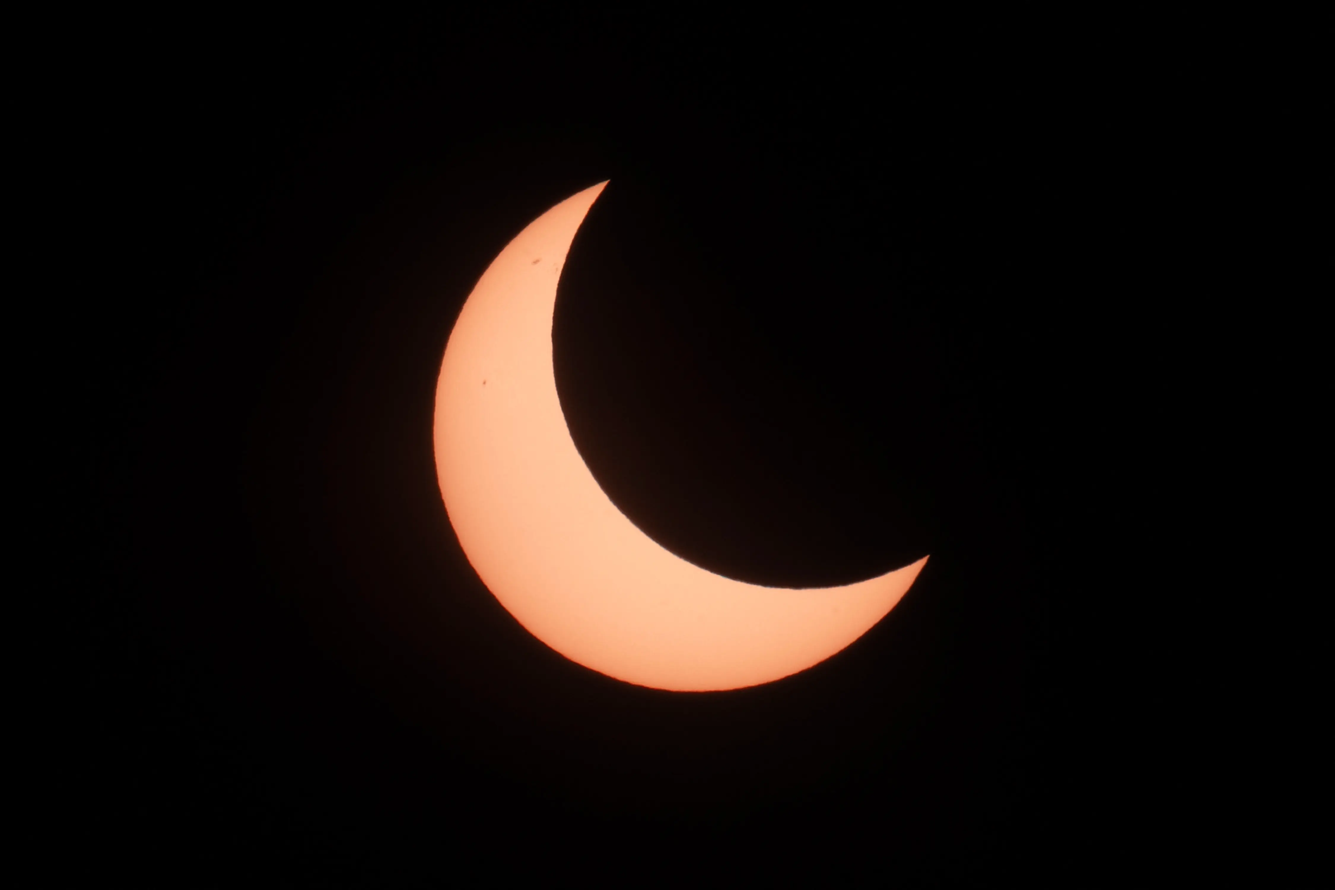 Yes, that's the Sun: Solar eclipse was visible only in New Zealand, the South Pacific, and Antarctica