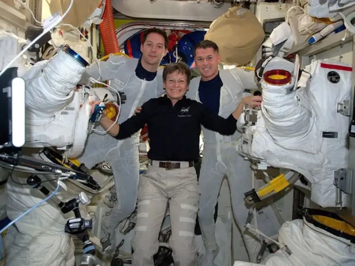 The Complexity of Spacesuits