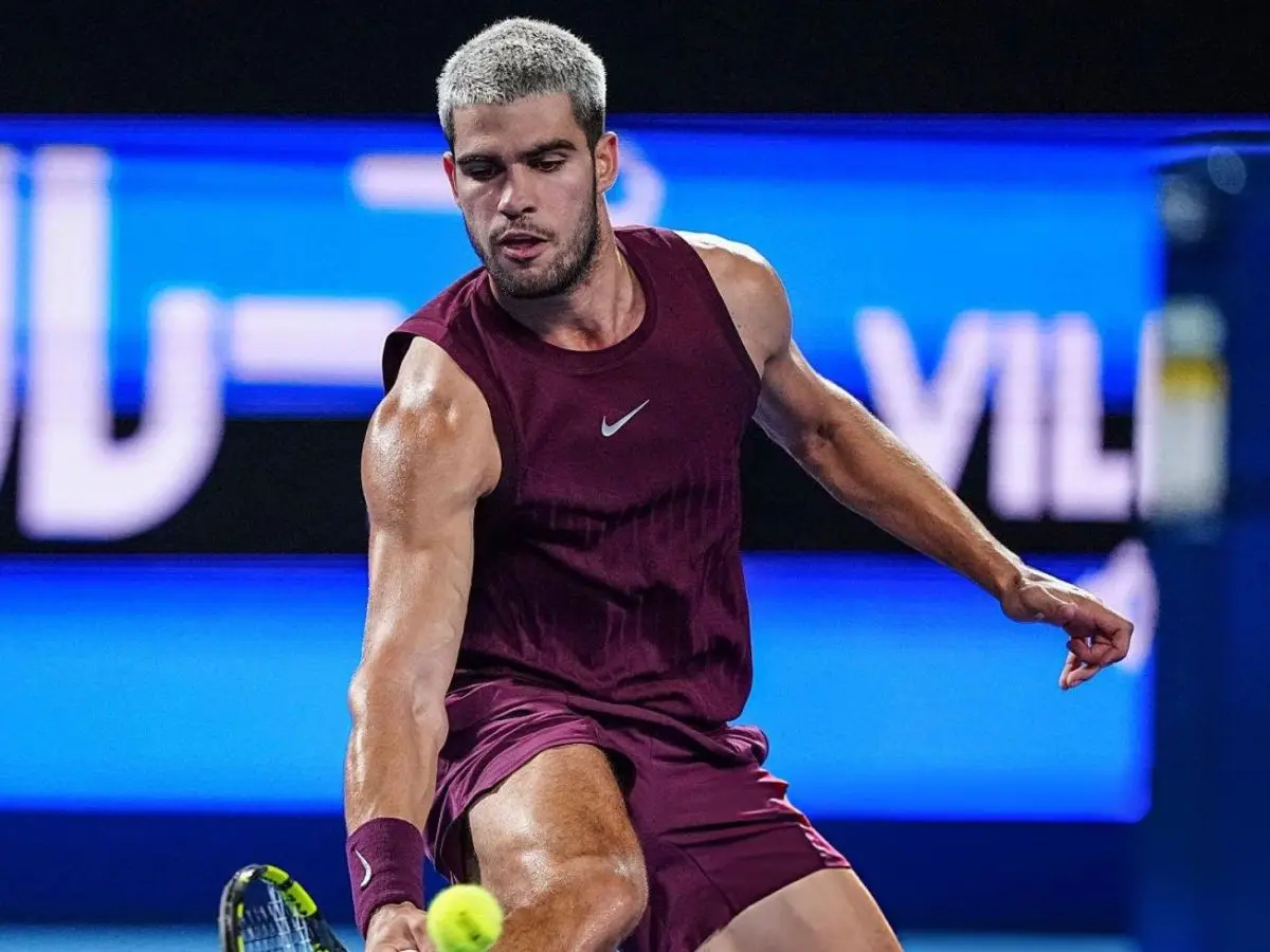 Alcaraz beats ankle injury and Belgium's Zizou Bergs to reach Japan Open quarters Alcaraz beats ankle injury and Belgium's Zizou Bergs to reach Japan Open quarters