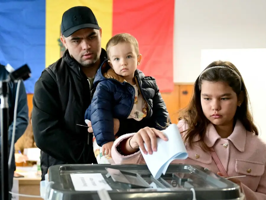 Moldova's pro-EU party hails poll win despite 'dirty' Russian tactics